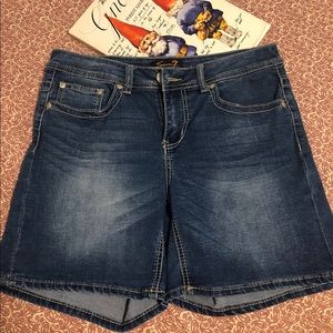 Seven7 Shorts - Great Stitching - size 10